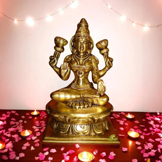 Goddess Laxmi Brass Statue for Worship Aakrati
