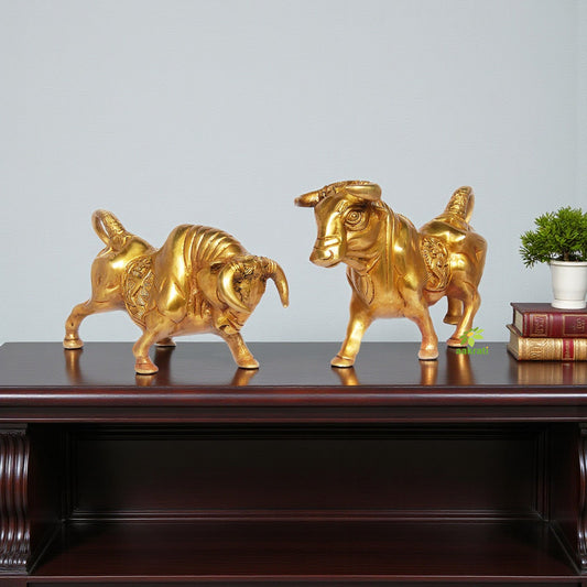 Brass Bull Pair Decor | Elegant Home Decor for Prosperity and Good Fortune | Traditional Brass Bull Pair Sculpture ( Yellow, 7 inch) Aakrati