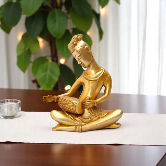 Musician statue Aakrati