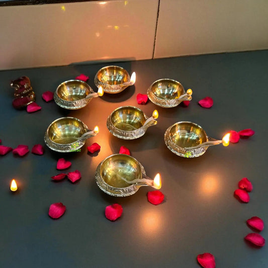 Kuber Diya - Diwali Oil Diya Festival Gift Item Set of 7 Aakrati