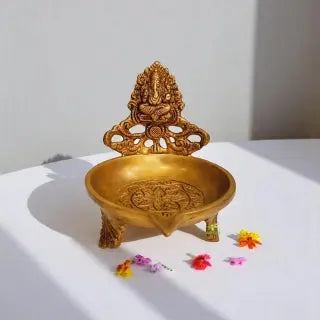 Aakrati Brass Table Diya - Metal Religious Temple worship deepak ( Multicolor, 4 inch) Aakrati