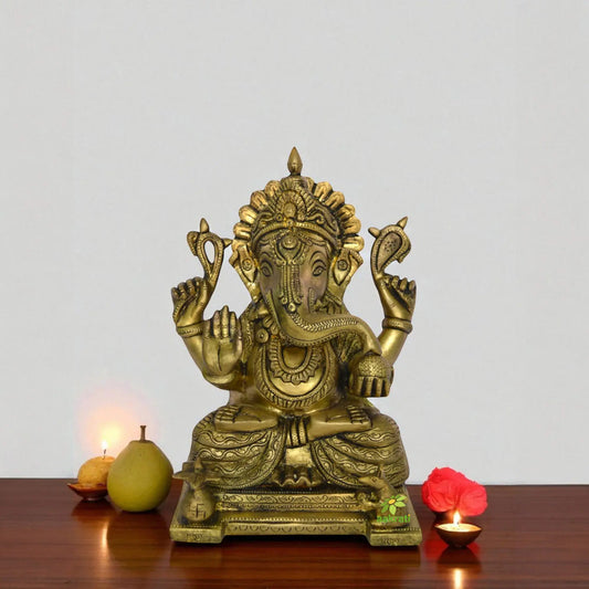 Brass figure of Lord Ganesha Religious Hindu Diety Aakrati