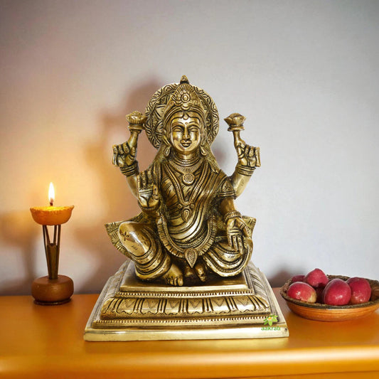 Religious Statue of Goddess Laxmi in Brass Metal for worship Aakrati