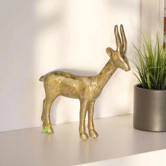 Export quality handmade indian handicraft metal Animal Figurine Brass Statue of Deer House warming Sculpture Showpiece Table Decor and Gift figure for all Aakrati