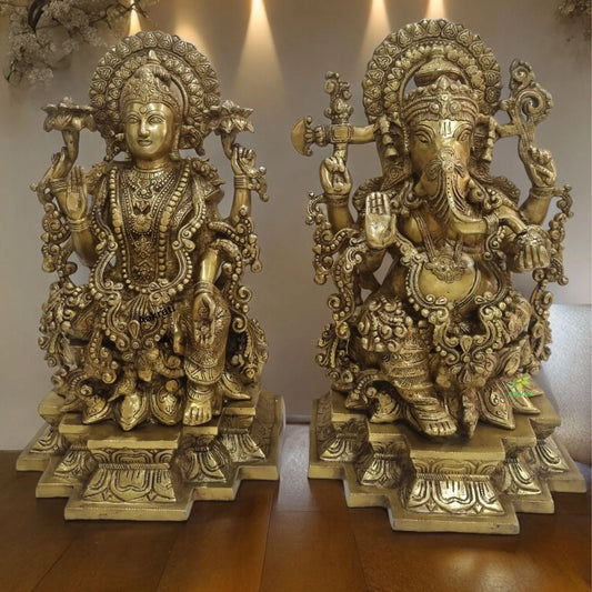 Laksmi Ganesha Statue in Dual yellow Finish- Metal Brass Decorative god idol, Home decor & Gift Purpose Aakrati