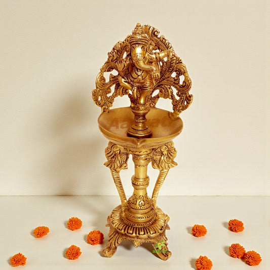 Oil diya with Lord Ganesha figure brass made event/pooja ghar/home decor oil lamp table showpiece Aakrati