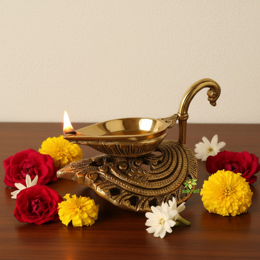 Brass Made decorative Pooja ghar Aarti oil lamp/Diya Aakrati