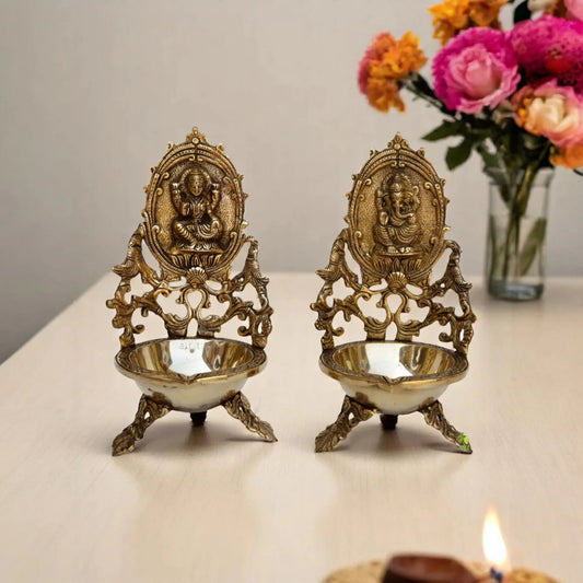 Brass Diyas for Pooja - Laxmi Ganesh diya - Deepak for Puja Aarti - Oil Lamp - House Warming Decoration - Religious Diwali Gifts Aakrati