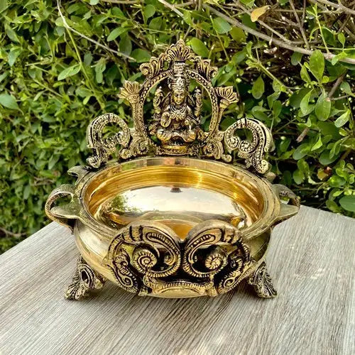 Carved Urli with Lakshmi Ji Statue, 7 Inches Brass Decor Bowl, Urli Decor, Decorative Urli for Corner Tables Ethnic decor Aakrati