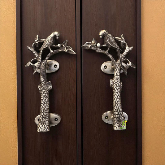 Pull handle made In brass anqiue look animal figure door fitting