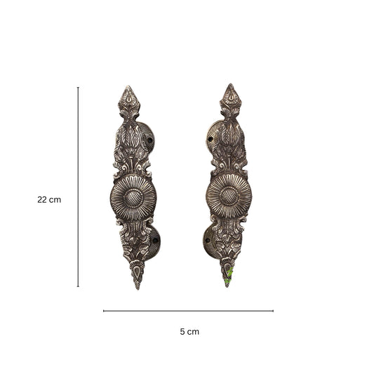 Pull handle in bronze with antique look