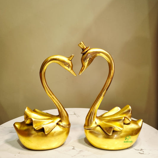Handcrafted Brass Swan Pair Statue | Swan Showpiece for Couples, Weddings & Housewarming Gifts | Brass Swan Pair (Yellow, 8 Inches)
