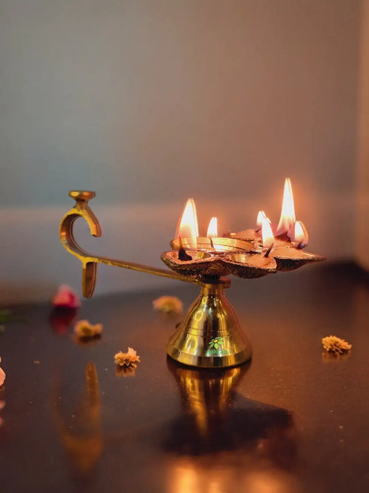 Brass Made Aarti Diya/Oil Lamp Aakrati