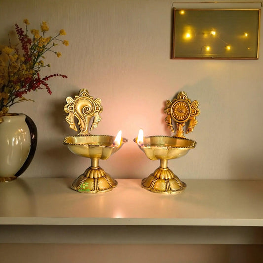 Shankh Chakra Diya Lamp 4.5 inch/ Home Temple Diya/ Handmade metal oil Lamp table top Aakrati