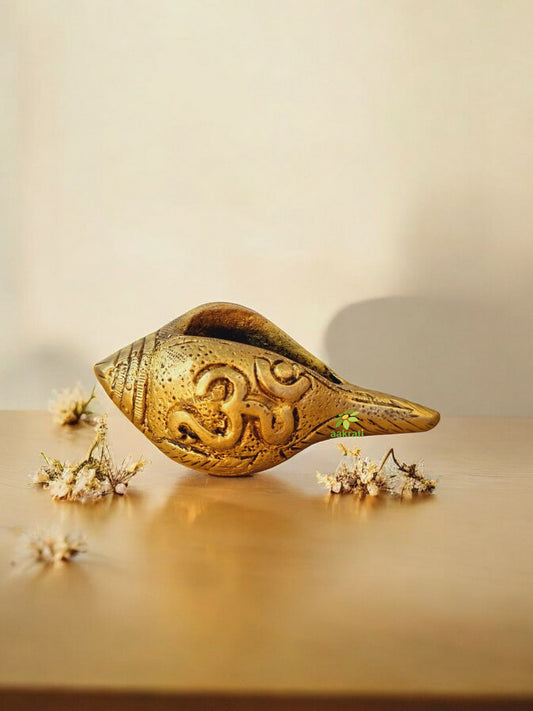 Handcrafted Brass Shankh | Perfect for Pooja and Divine Decor | Divine Brass Shankh ( Yellow, 2.8 inch)