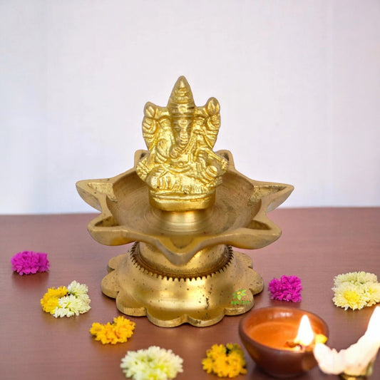 Brass Religious Ganesha Showpiece With Oil Lamp | Perfect for Pujas and Religious Home Decoration | Handmade Ganesha Brass Diya ( Yellow, 3 inch)