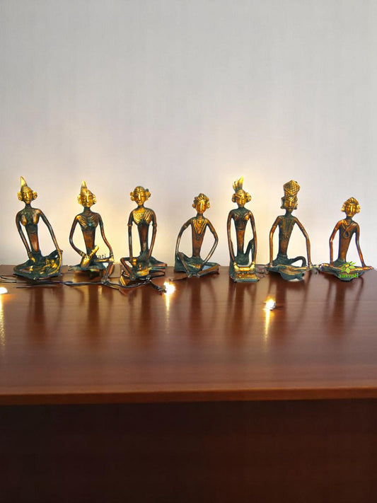 Handcrafted Brass Musician Figurine | Elegant Home Decor for Music Lovers | Brass Musician Showpiece ( Golden, 4.5 inch)