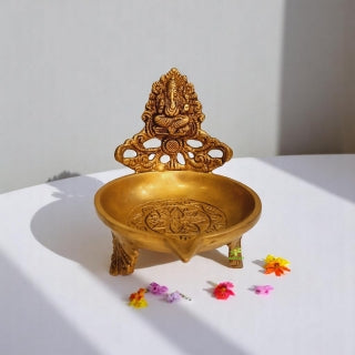 Aakrati Brass Table Diya - Metal Religious Temple worship deepak ( Multicolor, 4 inch)