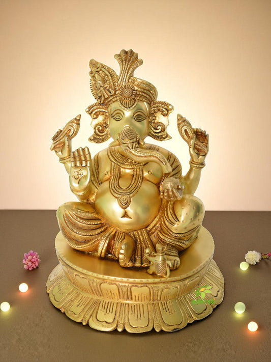 Unique Design Brass Statue of Lord Ganesha Decorative Showpiece
