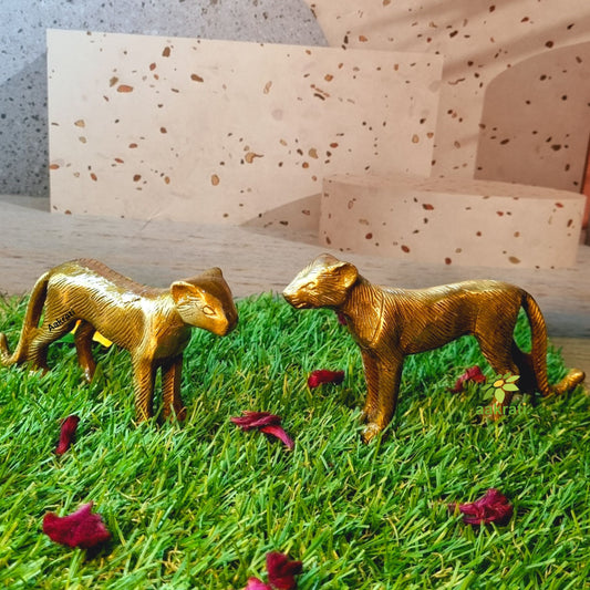 Elegant Brass Leopard Figurine | Premium Wild Animal Art Statue for Living Room & Office Décor | Handcrafted Brass Leopard Statue ( Brown, 4.8 inch)