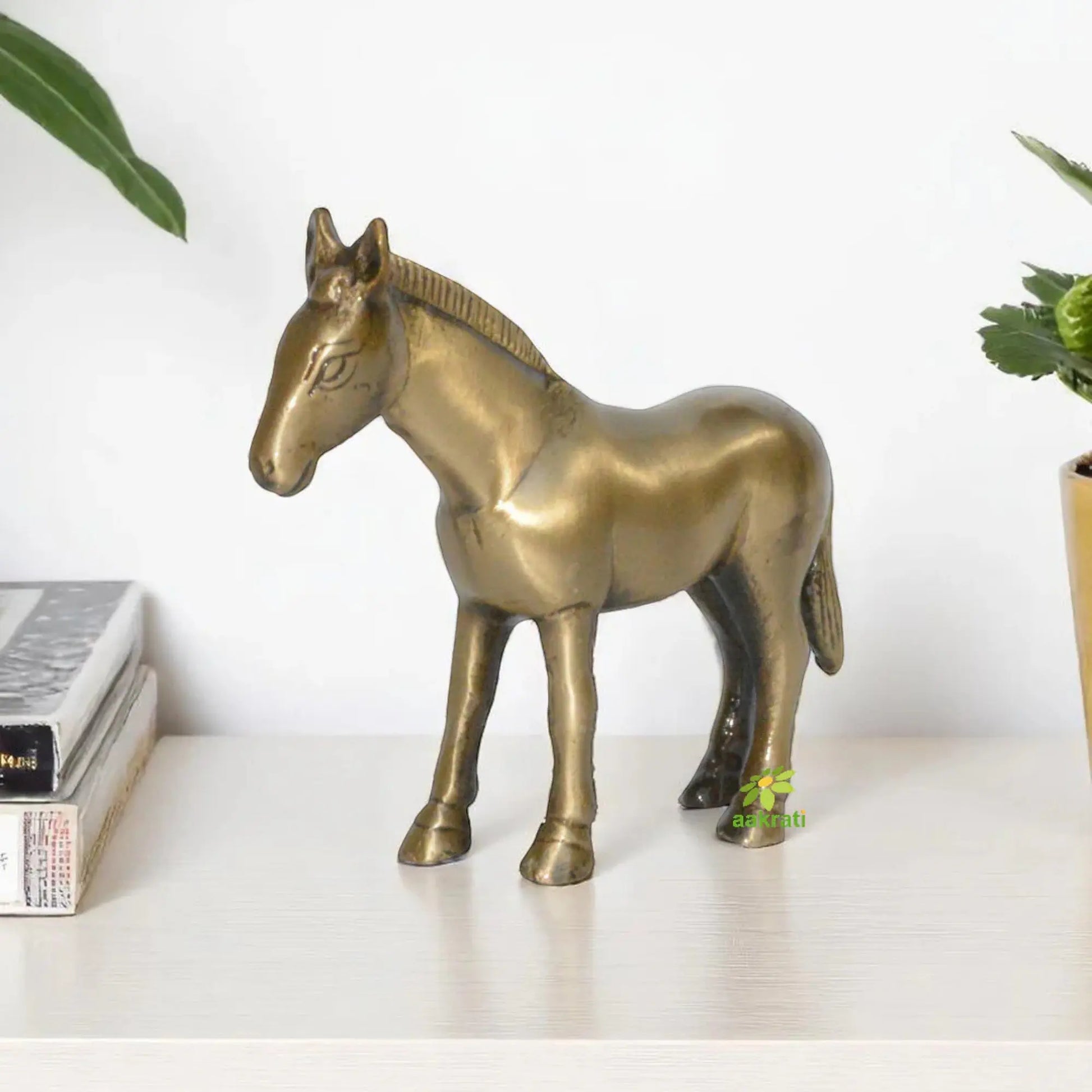 Beautiful Brass Statue of Horse with Antique finish attractive look showpiece Decorative figurine for Home Decor/ Table Decor Aakrati