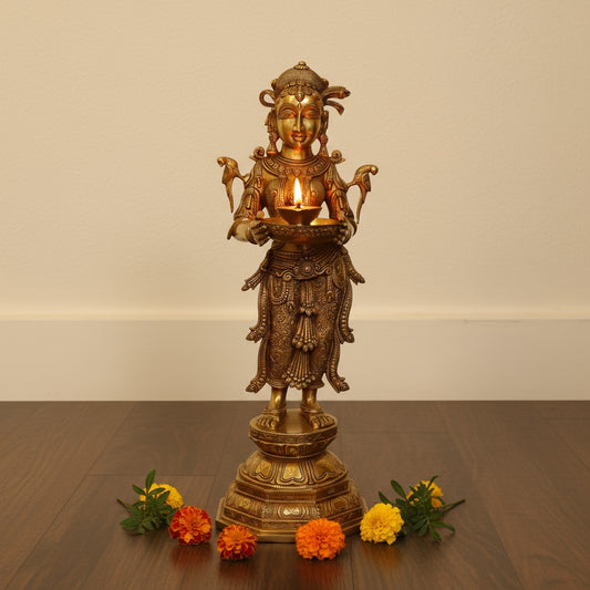 Deep laxmi - Diya Lady brass table decor figure - Decorative statue for worship or temple
