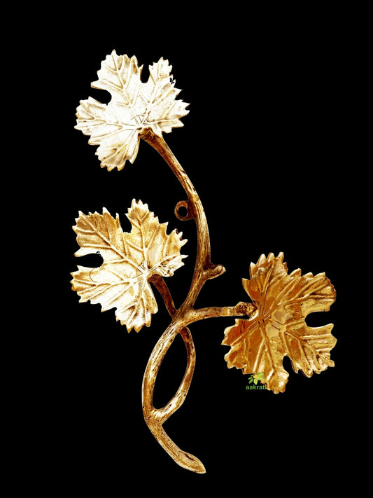 Wall hanging metal leaf - brass decoration, hotel room, home & office showpiece
