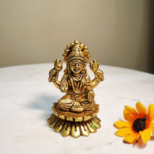 Brass Laxmi Goddess idol for Diwali Pooja| Laxmi Statue for Home| Brass Laxmi murti (Yellow 3 inch)