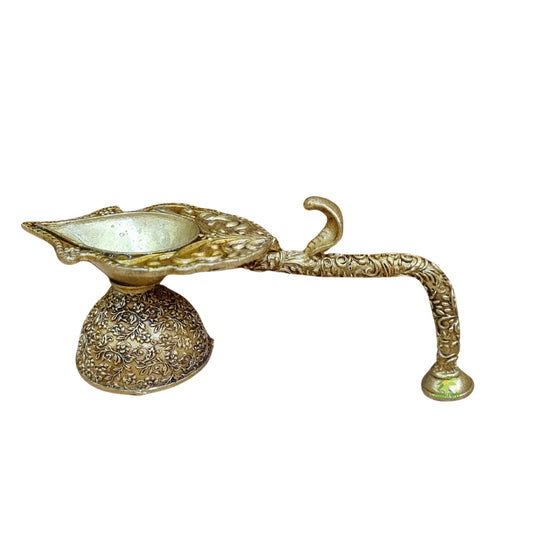 Light Weighted  Brass Diya with Handle | Antique Oil Lamp for Puja & Home Decor | Handcrafted Brass Diya with Long Handle | Religious Decor & Festive Gift Item (Yellow, 2.2 Inch)