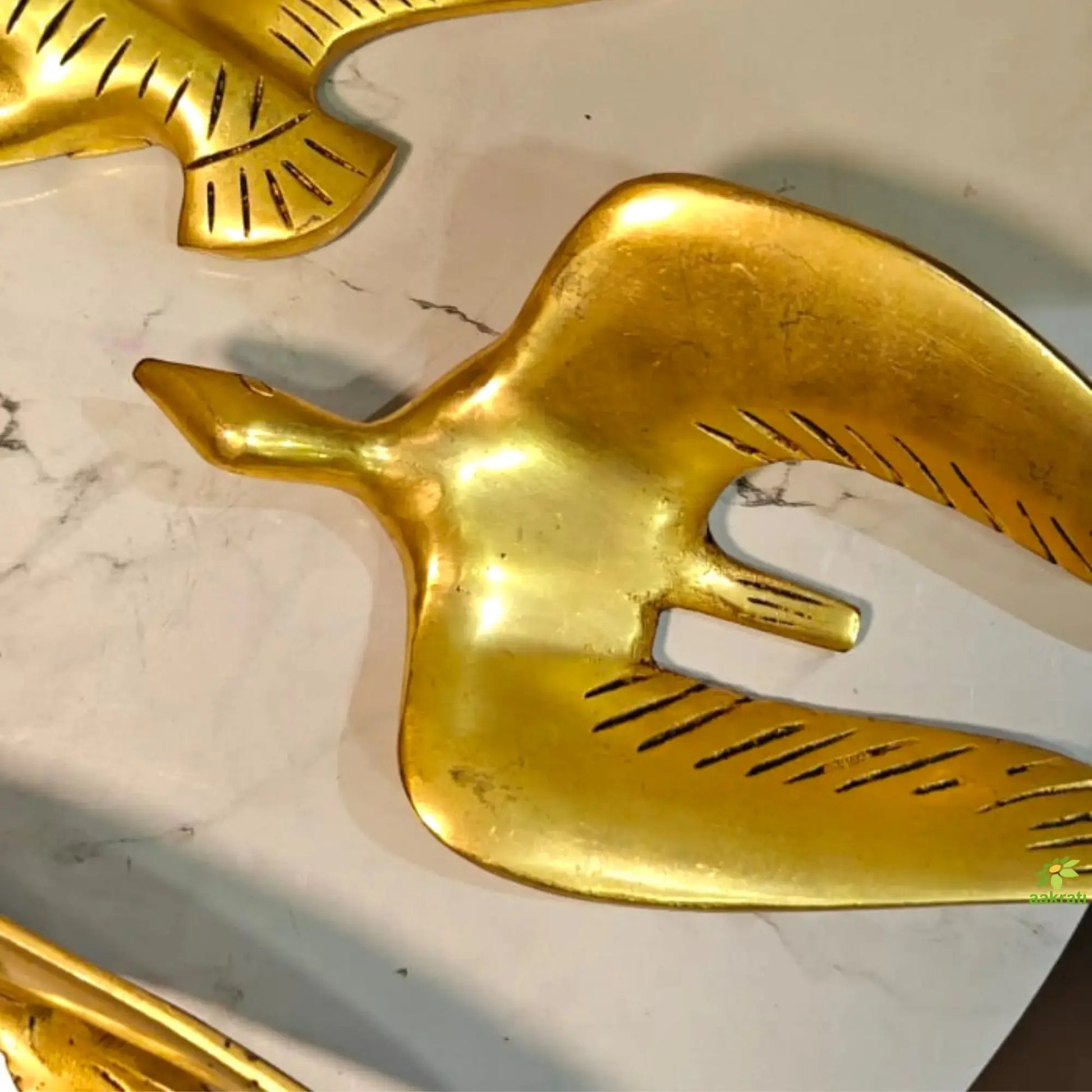 Handcrafted Brass Wall Birds Décor – Vintage Metal Wall Hanging for Home | Elegant Decorative Wall Hanging Showpiece (Yellow, 6 Inches) Aakrati