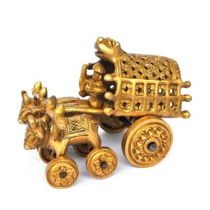 Traditional Brass Bullock Cart Showpiece | Perfect for Traditional Home Spaces | Brass Bullock Cart Figurine ( Brown, 5 inch)