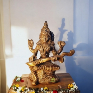 Handcrafted Brass Saraswati Idol | Enhance Your Home with Divine Knowledge | Brass Saraswati Murti ( Yellow, 6 inch)
