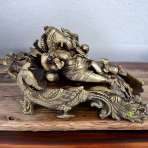 Premium Brass Ganesha Statue | Royal Throne Idol for Sacred Spaces | Handcrafted Brass Ganesha Idol ( Yellow, 10 inch)