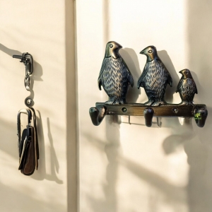 Key holder- 3 Penguin statue metal Key Hooks for wall decoration