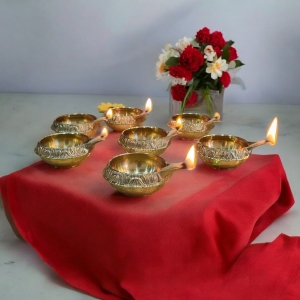 Kuber Diya - Diwali Oil Diya Festival Gift Item Set of 7