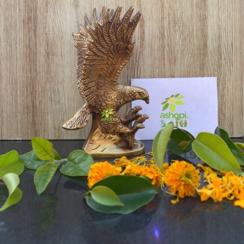 Eagle Made of Brass In Antique Finish With wings opened Table Home Decoration Figurine Animal Figure Gifting Item