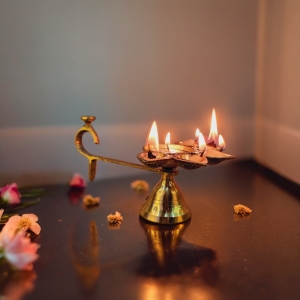 Brass Made Aarti Diya/Oil Lamp 