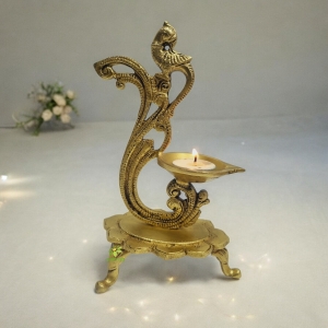 Home/Pooja ghar decor brass made hand carved oil lamp/Diya