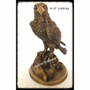 Vintage Brass - Bronze Highland Metal Figurine Statue home powerful eagle ; hero ; heroic fighter Falcon sculpture office decoration