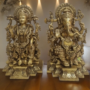 Laksmi Ganesha Statue in Dual yellow Finish- Metal Brass Decorative god idol, Home decor & Gift Purpose 