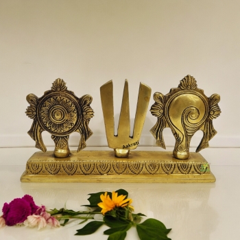 Aakrati Brass Shankh Chakra Namah Idol for temple| 100 % Brass|Temple Décor (Yellow, 4.5)
