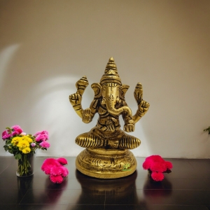 Aakrati Brass Ganesh Statue in Sitting Position| Ganesh Idol| Temple Decor (Yellow, 3inch)