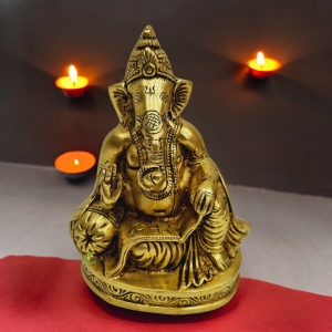 Aakrati Brass Lord Ganesha Statue in Sitting Position| Handcrafted Decorative Statue| Temple Decor (Yellow,6inch )