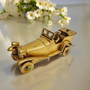 Aakrati Brass Vintage Car Figurine| Collectable Figurine| Decorative Items| Table Decor (Yellow)