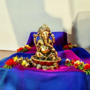 Aakrati Brass Lord Ganpati Sitting Statue for Temple| Worship Idol| Temple Decor| Lord Ganesh