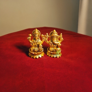 Aakrati Brass Laxmi Ganesh Set for Diwali Pujan| Home & Temple Décor| Decorative Items| Puja Essentials (Yellow,2.5 inch)