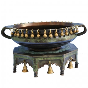 Brass metal hand made electic & articraft hand made hurli with chowki By Aakrati