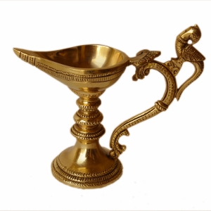 Aakrati Table Diya or Deepak with Handle Made of Brass for Temple and Decor - Religious Metal Handmade Craft Gift - Indian Hindu Temple Worship Jyoti